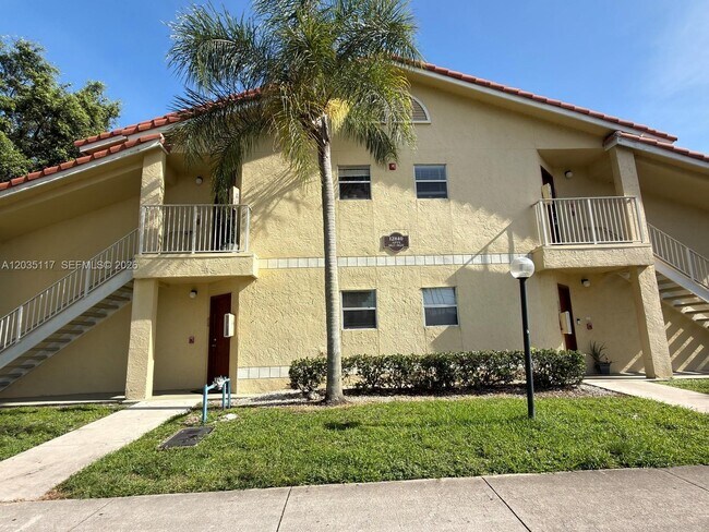 Building Photo - 12840 Vista Isles Dr