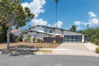 Building Photo - 421 Larry Ln
