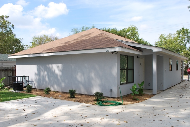 Primary Photo - 1721 Quintana Rd