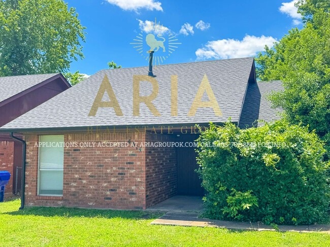 Foto del edificio - West Norman 2 Bed 1 Bath!
