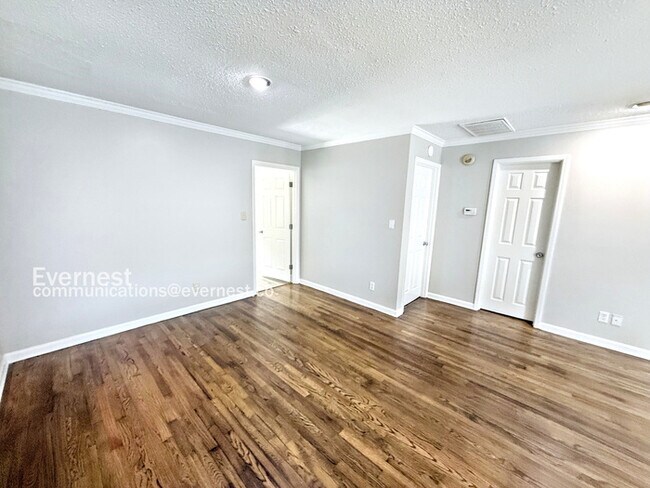 Foto del edificio - 713 Carr Ave