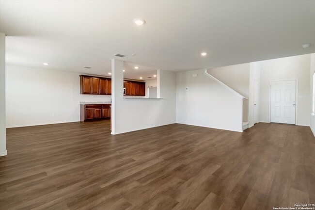 Building Photo - 414 Retama Pass