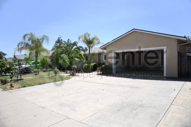 Building Photo - 9024 Alderson Ave