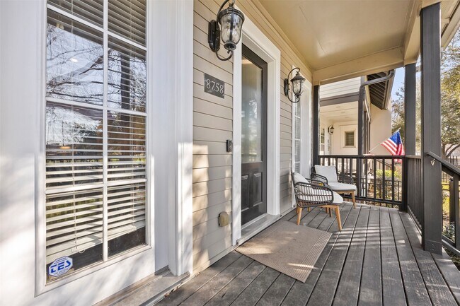 Foto del edificio - 8758 Kempwood Dr