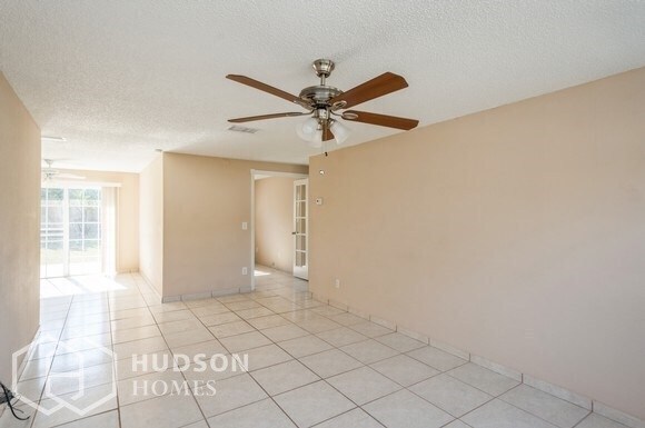 Foto del edificio - NOW AVAILABLE! 8206 Hornwood Pl, Tampa, FL...