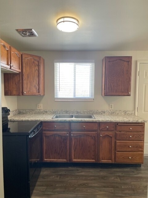 Building Photo - 542 E 200 N