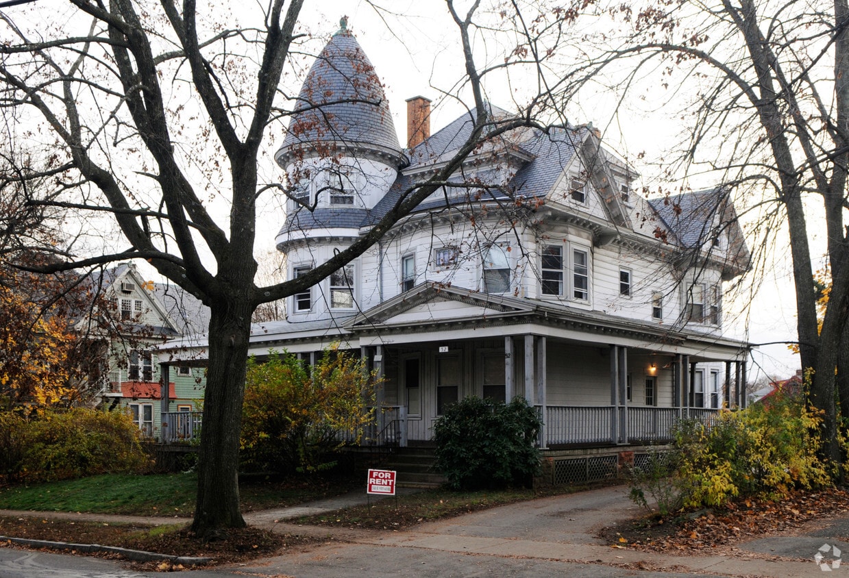 52 Pleasant St, Marlborough, MA 01752 Apartments in Marlborough, MA