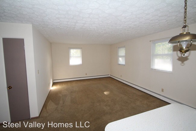 Building Photo - 355 Meadowbrook Ave