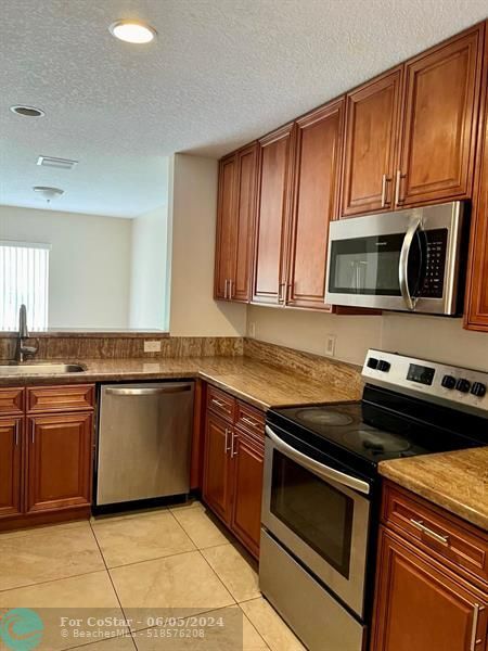 Foto del edificio - 9820 NW 20th Pl