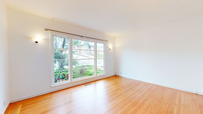 Foto del edificio - Charming 2 Bedroom Oakland Unit!