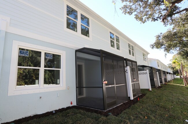 Building Photo - 3060 Via Sienna Cir