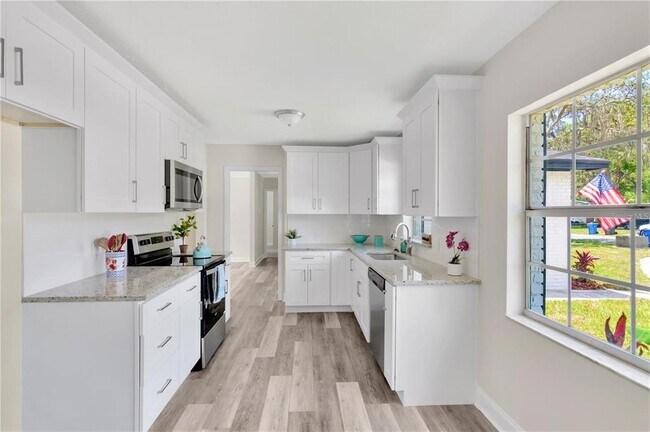 Building Photo - 3508 Westfield Dr