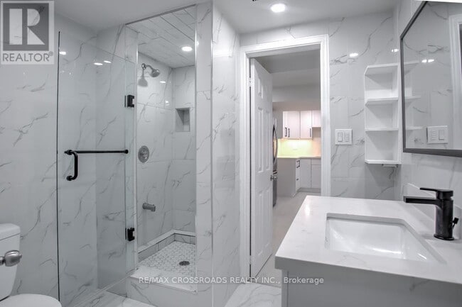 Building Photo - 66 Bayhampton Crescent