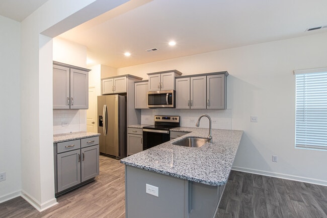 Building Photo - 3BD/2.5 Bath Townhome in Midland Wyntree Community- JANUARY 2026