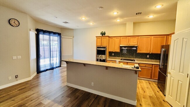 Foto del edificio - 917 Coldwater Falls Way