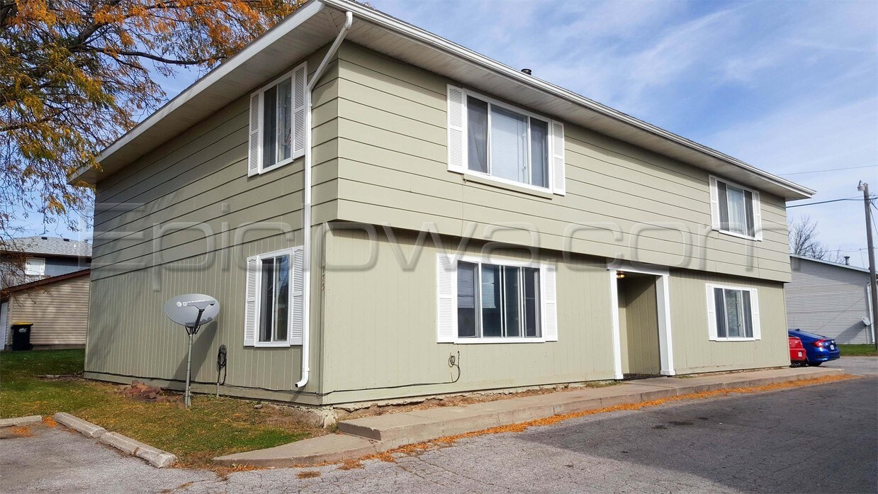 Primary Photo - 775 Robins Rd - 2