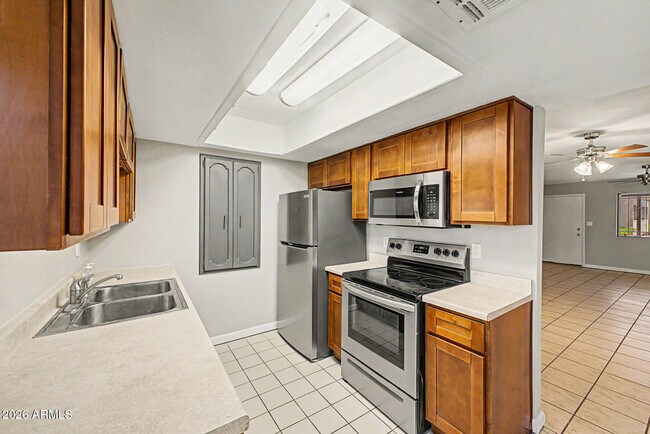 Building Photo - 3301 E Earll Dr
