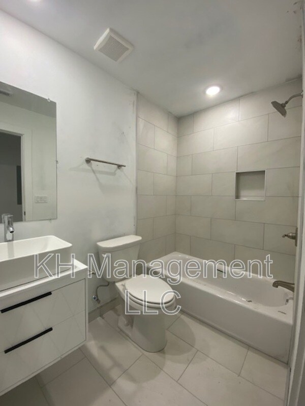 Building Photo - 3932-36 Mt Vernon St