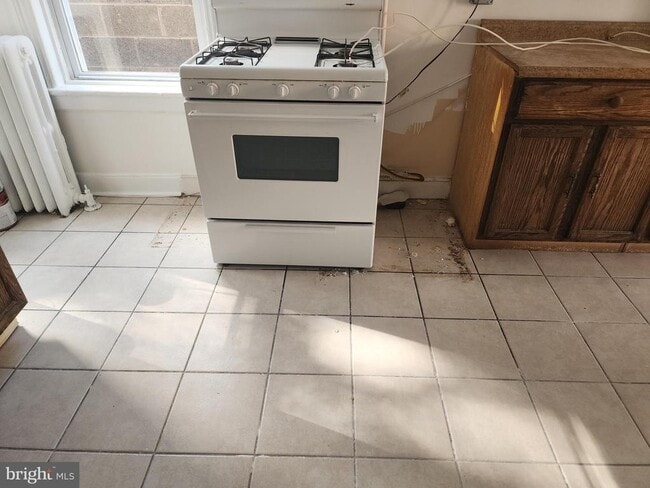 Building Photo - 238 N Warren St