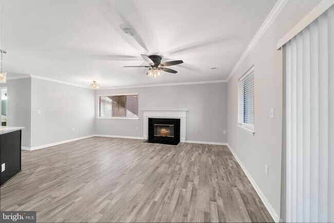 Foto del edificio - 8103 Greenspring Way