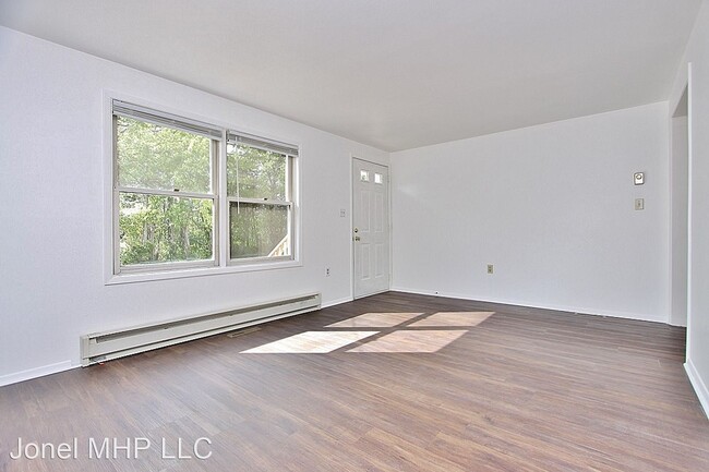 Building Photo - 3 br, 1 bath House - 408 Joslen Blvd