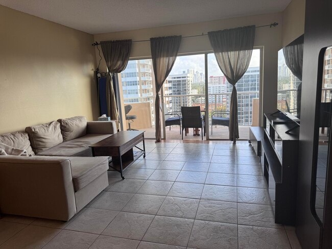 Building Photo - 1965 S Ocean Dr