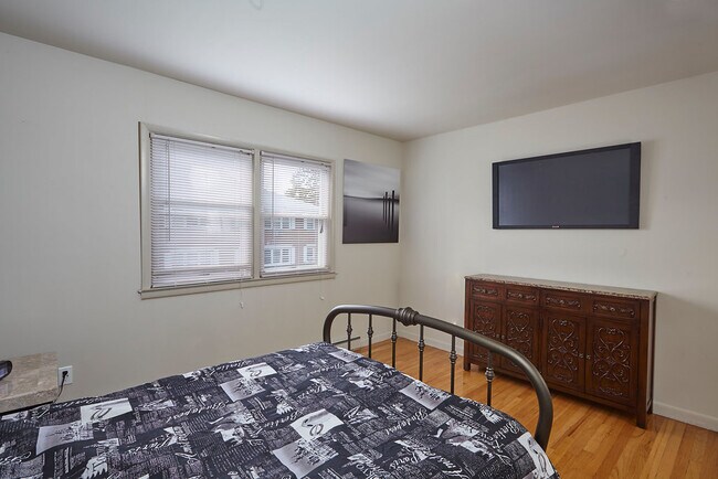 Building Photo - 267-1267 Ellsworth St