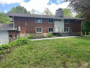 Building Photo - 16 Foster Rd