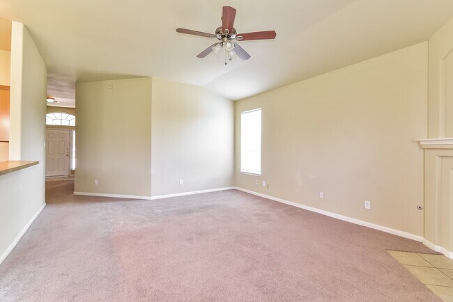 Building Photo - 5915 Ranch Riata Ct