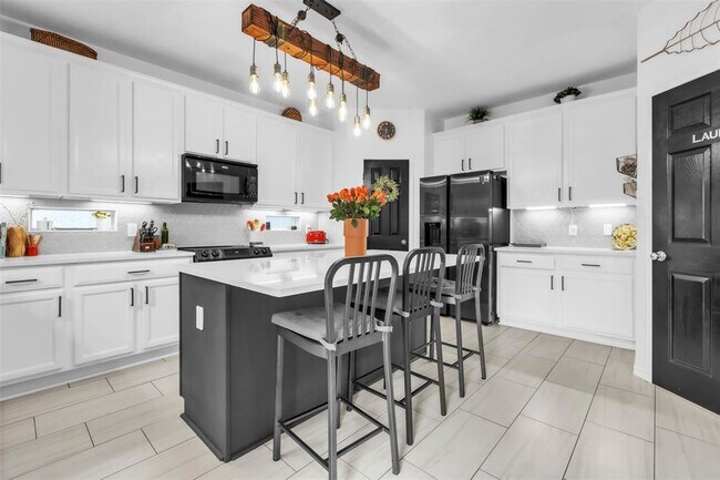 Building Photo - 2844 Mission Tejas Dr