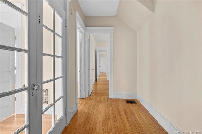 Building Photo - 167 Norton St