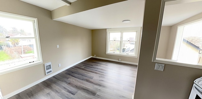 Building Photo - 2945 Quadra St
