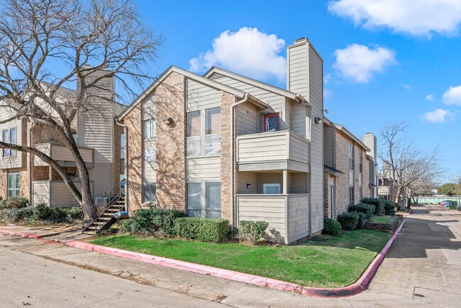 Building Photo - Furnished Condo with Modern Finishes in Ar...
