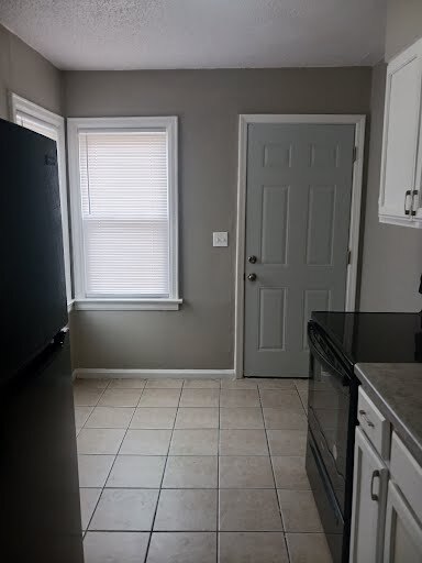 Primary Photo - 430 N Mathewson Ct