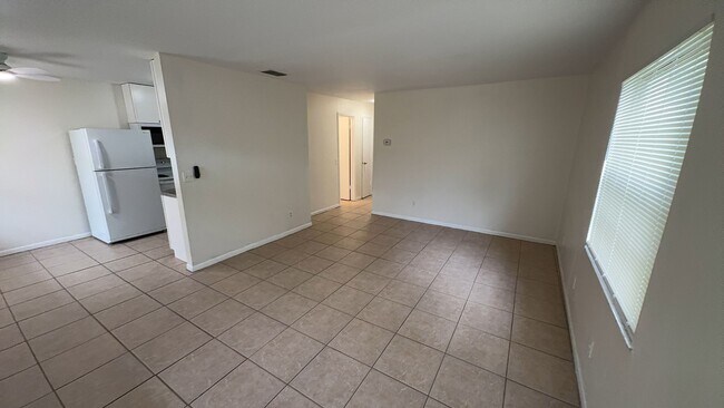 Foto del edificio - Newly Remodeled 2-Bedroom Duplex with Huge Fenced Backyard – Zephyrhills