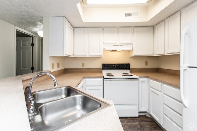 2BR, 1BA - 868-989 SF - Olentangy Village