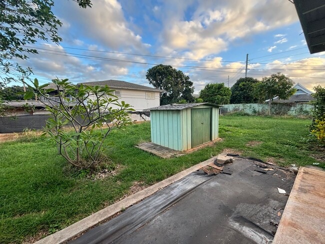 Foto del edificio - Newly Updated Gorgeous 3 Bed, 1.5 Bath Single Family House in Pearl City Available Now!