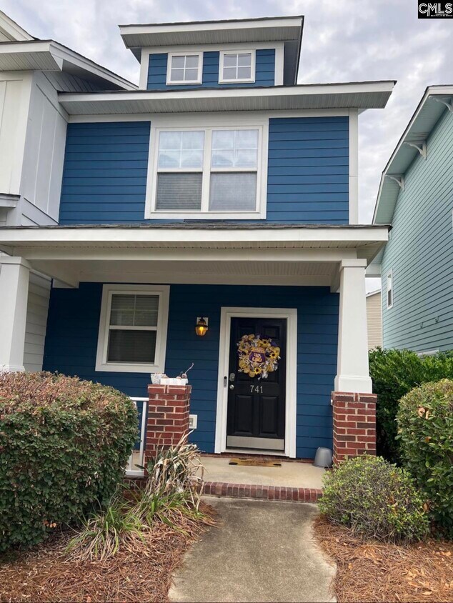 Primary Photo - 741 Forest Dr