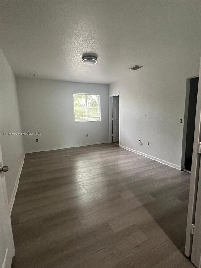 Foto del edificio - 8271 SW 29th St