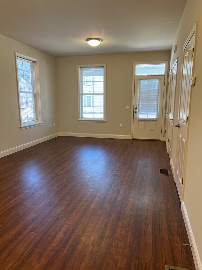 Foto del edificio - 107 Bayberry Cir