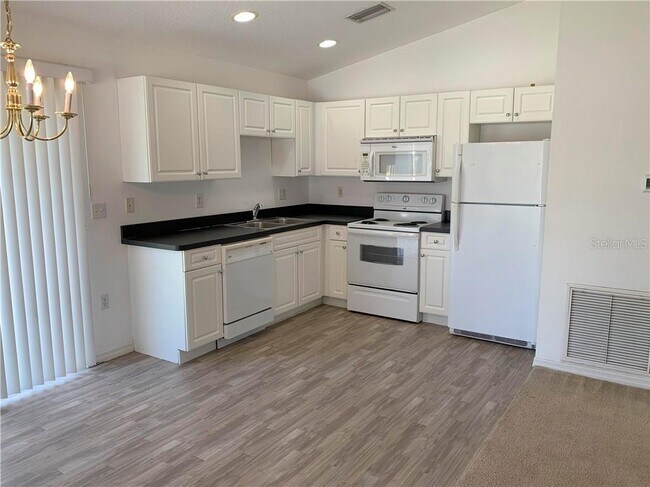 Building Photo - 4210 Arcadia Ave