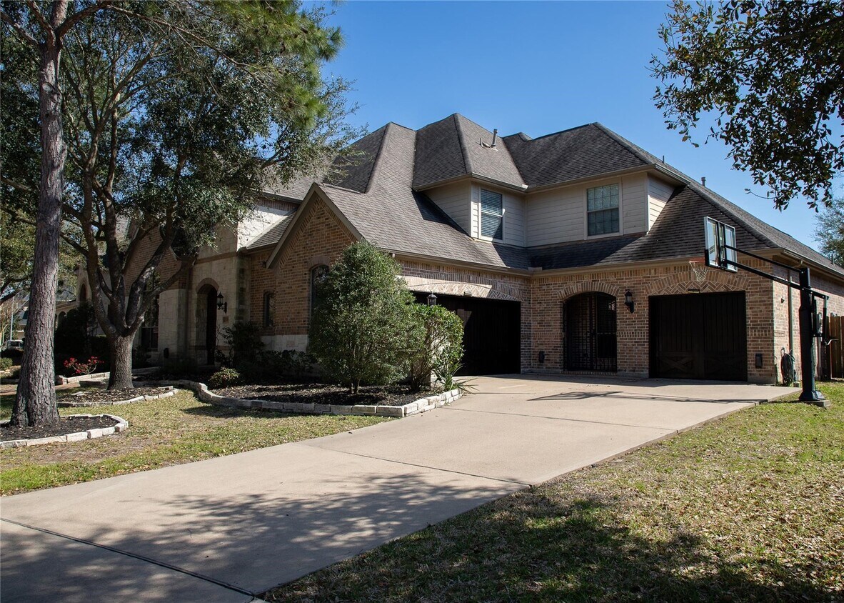 Primary Photo - 25707 Pierrmont Ct