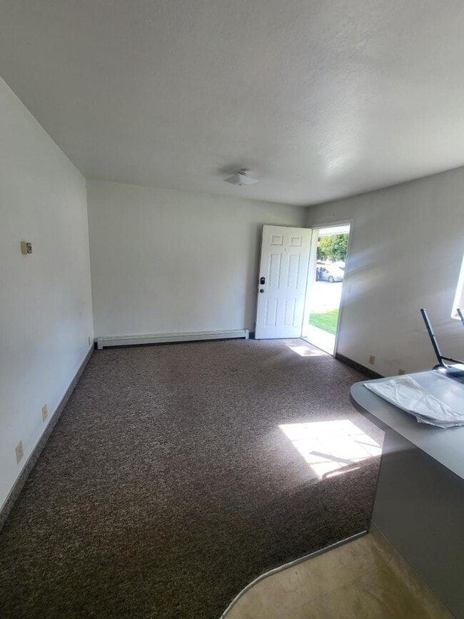 Building Photo - 855 N 700 E