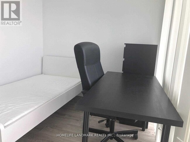 Building Photo - 42 Charles St E