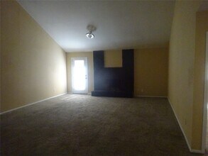 Building Photo - 7411 Bahia Ln