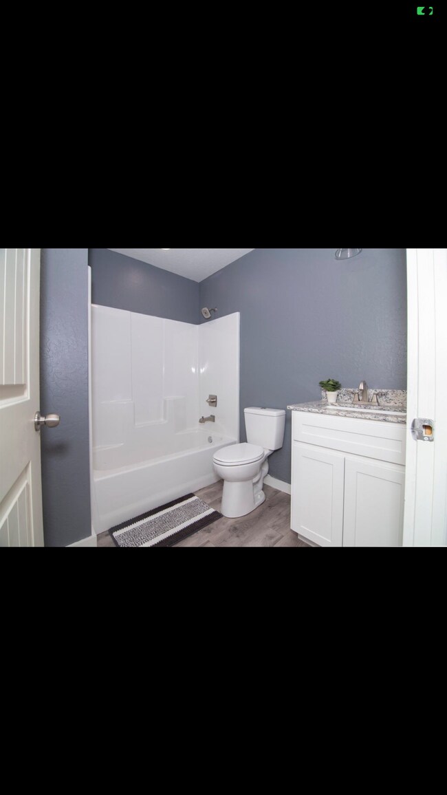 Foto del edificio - 305 S 12th St