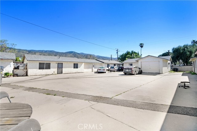 Building Photo - 4039 Lorraine Dr