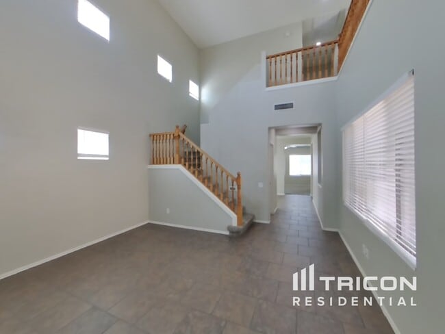 Building Photo - 9118 W Cypress St