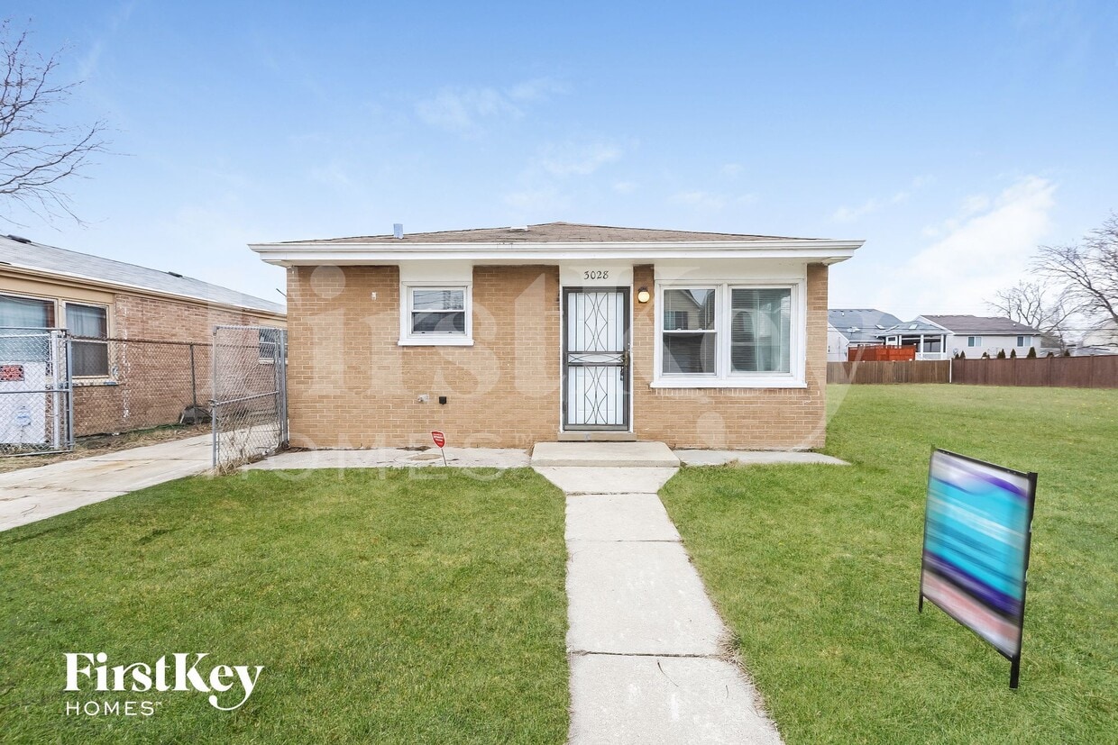 Primary Photo - 3028 W 141st St