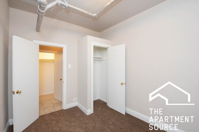 Building Photo - 1371 W Estes Ave